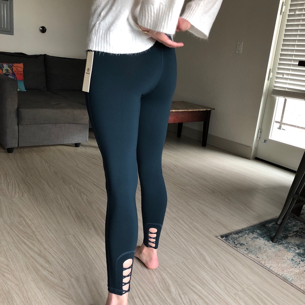 {S} Blue Athletic High Waist Leggings {Last one!} - Picture 4 of 8